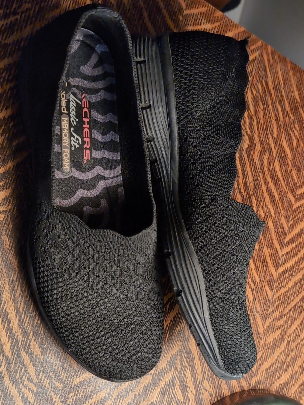Women's Skechers Black Knit Slip-On Memory Foam Loafers, Size 7